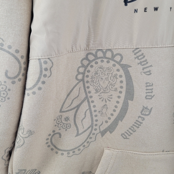 NWT Supply & Demand paisley spray crew neck pocket sweatshirt Size small - Picture 3 of 6